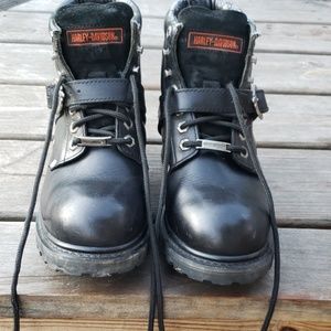 Harley Davidson ridin boots.